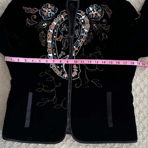 Harve Benard Black Velvet Embroidered Zip Front Jacket Size 8 - Picture 13 of 13